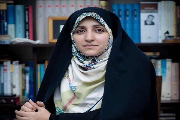 بهروز آذر: تداوم زندگی مشترک نیازمند امنیت عاطفی است بهروز آذر: تداوم زندگی مشترک نیازمند امنیت عاطفی است