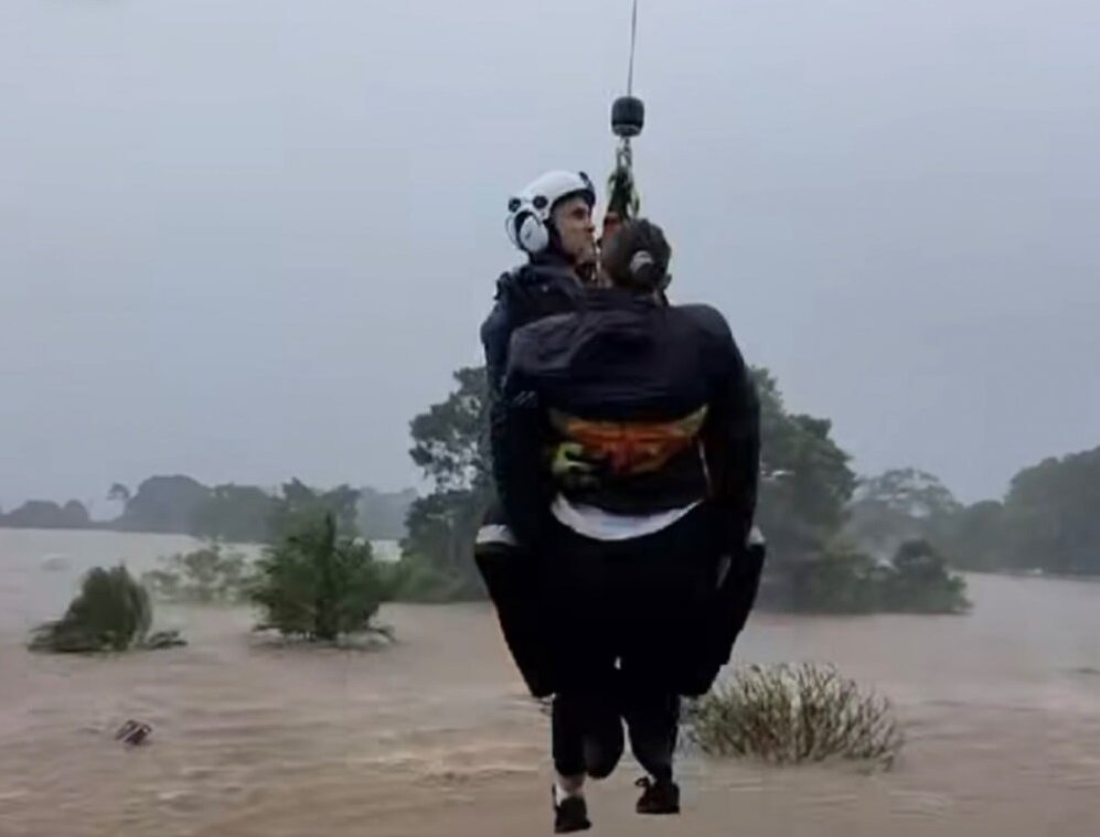 floods in eastern Australia: 50,000 stranded