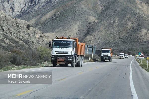 ۱۶ هزار کامیون ۵۰ ساله در جادهها؛ بحران آلودگی به مرز هشدار رسید ۱۶ هزار کامیون ۵۰ ساله در جادهها؛ بحران آلودگی به مرز هشدار رسید