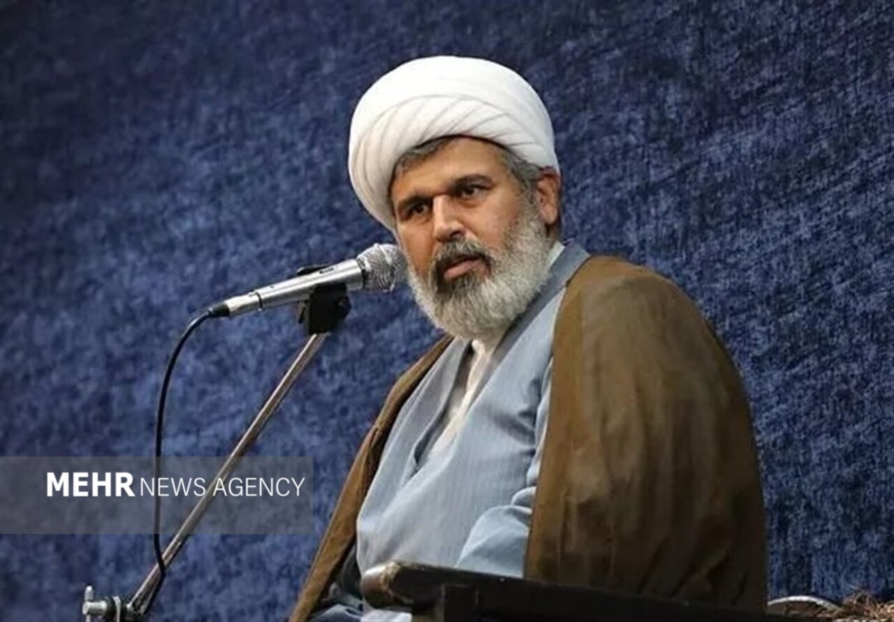 جشنواره «هنر آسمانی» کارنامه دو دهه از هنر متعهد حوزوی را ارائه کرد جشنواره «هنر آسمانی» کارنامه دو دهه از هنر متعهد حوزوی را ارائه کرد