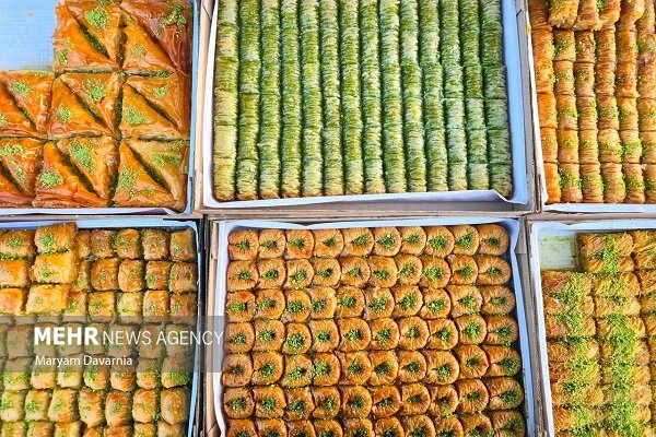 ثبات قیمت شیرینی در یلدا؛ میانگین قیمتها بین ۲۰۰ تا ۶۰۰ هزار تومان ثبات قیمت شیرینی در یلدا؛ میانگین قیمتها بین ۲۰۰ تا ۶۰۰ هزار تومان