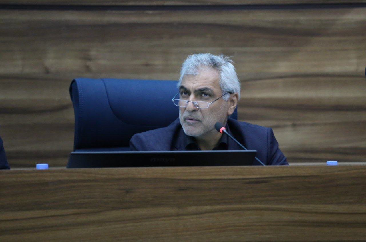 تشریح راههای رفع کسری بودجه؛ نفت ۶۰ دلاری را ۵۱ دلار فروختیم! تشریح راههای رفع کسری بودجه؛ نفت ۶۰ دلاری را ۵۱ دلار فروختیم!