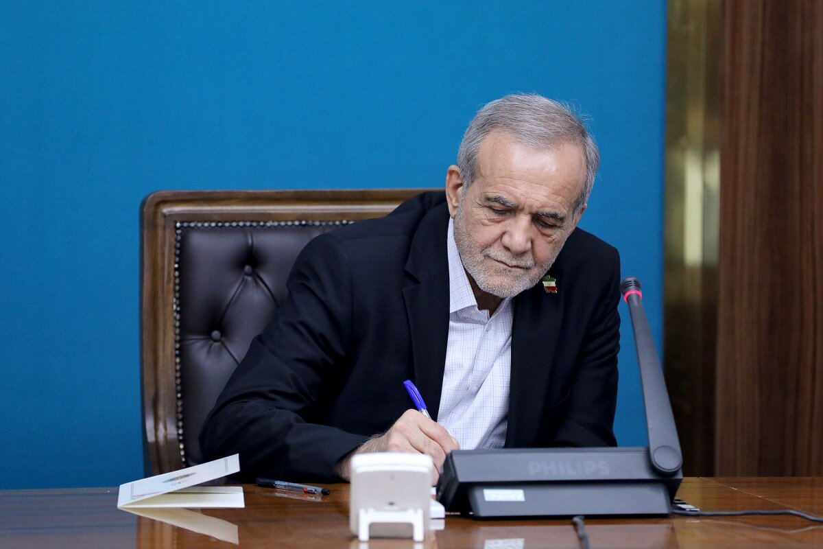 پزشکیان: معیشت مردم، دغدغه هر روز من است؛ ماموریت جدید برای وزیر کشور پزشکیان: معیشت مردم، دغدغه هر روز من است؛ ماموریت جدید برای وزیر کشور