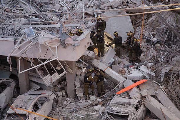 تلآویو:حجم ویرانیها بعد از حملات موشکی ایران غیر طبیعی است+عکس وفیلم