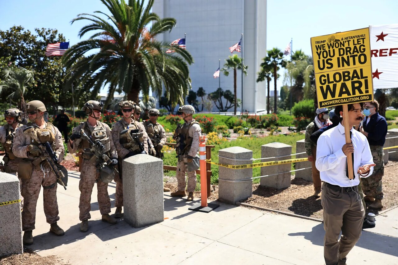 تظاهرات در بیش از ۱۰ شهر آمریکا در اعتراض به حمله علیه ایران+ عکس