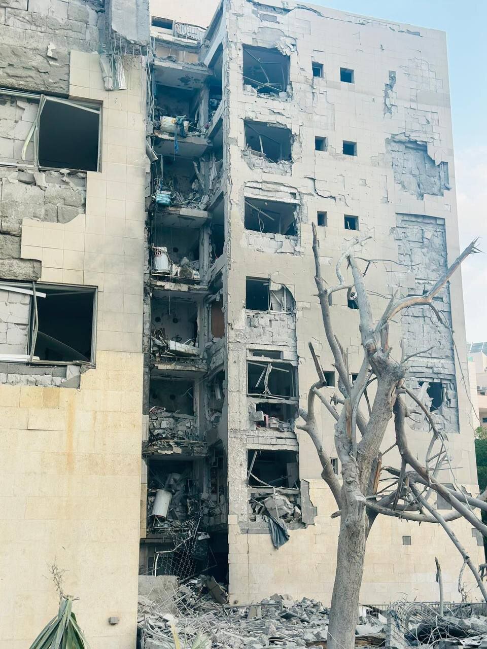 ویرانیهای گسترده در اراضی اشغالی پس از حمله موشکی ایران+ فیلم و عکس