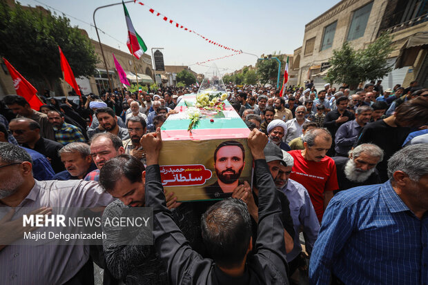 تدفین سردار سلطانی در یزد برگزار شد تدفین سردار سلطانی در یزد برگزار شد