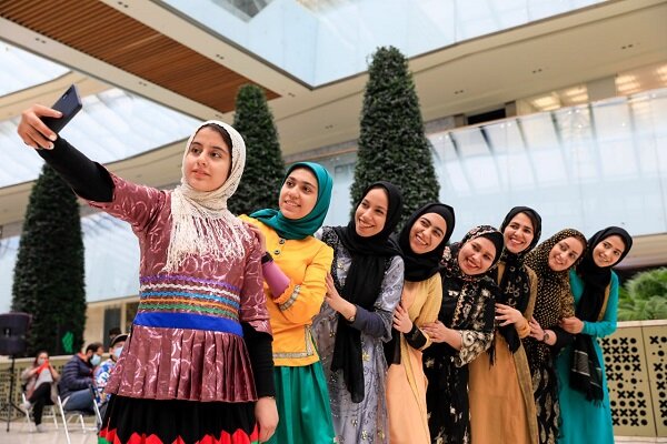 هموطن! در ایرانمال لبخند بزن هموطن! در ایرانمال لبخند بزن