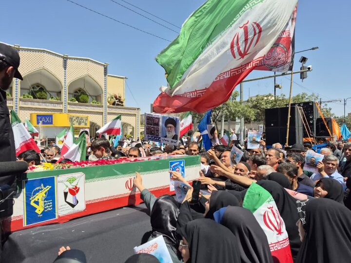 راهپیمایی جمعههای «خشم و نصر» در مشهد آغاز شد راهپیمایی جمعههای «خشم و نصر» در مشهد آغاز شد