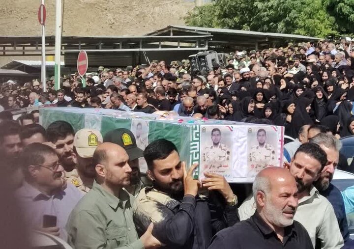 پیکر شهید والامقام «علی بداق» در خرمآباد تشییع شد پیکر شهید والامقام «علی بداق» در خرمآباد تشییع شد