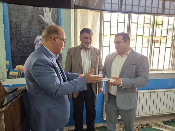 رئیس آموزشوپرورش دلفان معرفی شد رئیس آموزشوپرورش دلفان معرفی شد