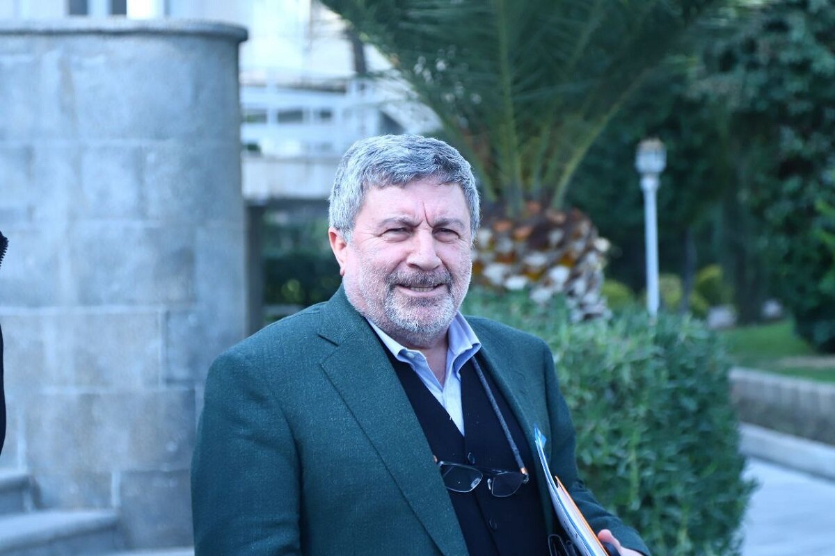 حضرتی: دولت با حذف رانت ارز ترجیحی یارانه را مستقیم به مردم برساند حضرتی: دولت با حذف رانت ارز ترجیحی یارانه را مستقیم به مردم برساند