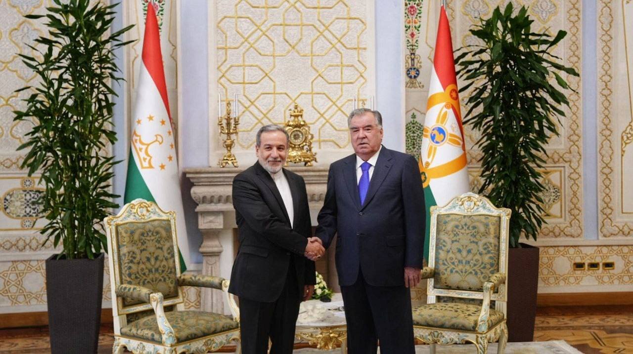 عراقچی با رئیسجمهور تاجیکستان دیدار کرد عراقچی با رئیسجمهور تاجیکستان دیدار کرد