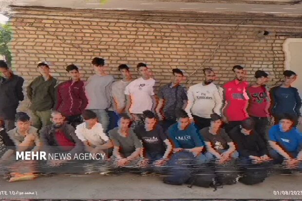 ۱۴۰۰ تبعه غیرمجاز خارجی در چالوس جمع آوری شدند ۱۴۰۰ تبعه غیرمجاز خارجی در چالوس جمع آوری شدند