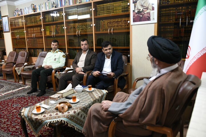 امام جمعه اصفهان: زندان باید محیطی برای هدایت و اصلاح باشد امام جمعه اصفهان: زندان باید محیطی برای هدایت و اصلاح باشد