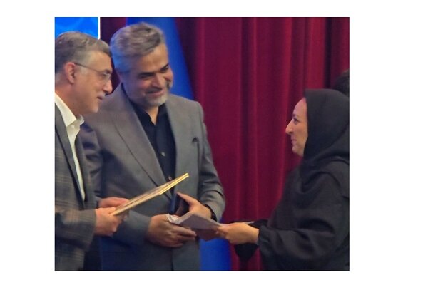تقدیر وزیر بهداشت از خبرنگار پیشکسوت خبرگزاری مهر