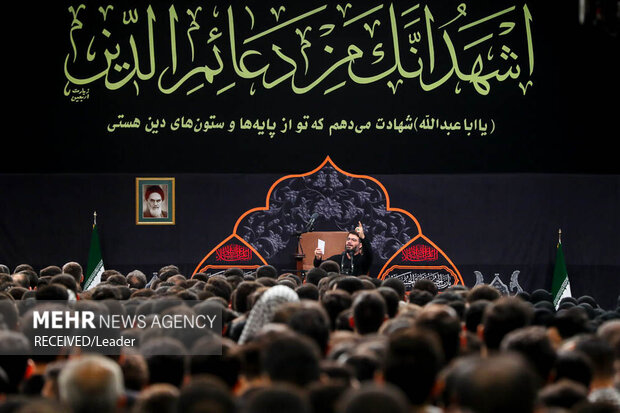 مرثیه خوانی میثم مطیعی در حسینیه امام خمینی مرثیه خوانی میثم مطیعی در حسینیه امام خمینی