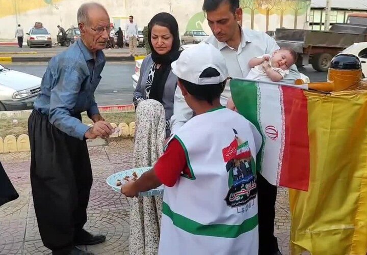 اشتیاق دانشآموزان کردستانی در خدمت به زائران اربعین حسینی اشتیاق دانشآموزان کردستانی در خدمت به زائران اربعین حسینی