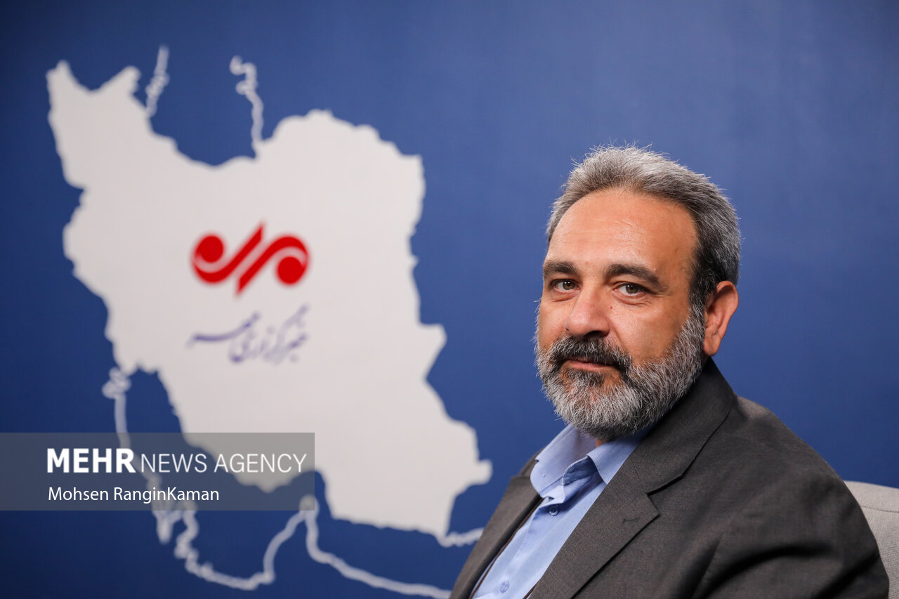 با شرکت در تشییع، همه دنیا خواهند دید که پای ایشان و ایران ایستادهایم با شرکت در تشییع، همه دنیا خواهند دید که پای ایشان و ایران ایستادهایم