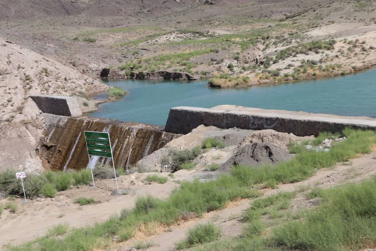 تناقض در سیاستهای آبخیزداری؛ از ستایش در مطبوعات تا کاهش تعهدات تناقض در سیاستهای آبخیزداری؛ از ستایش در مطبوعات تا کاهش تعهدات