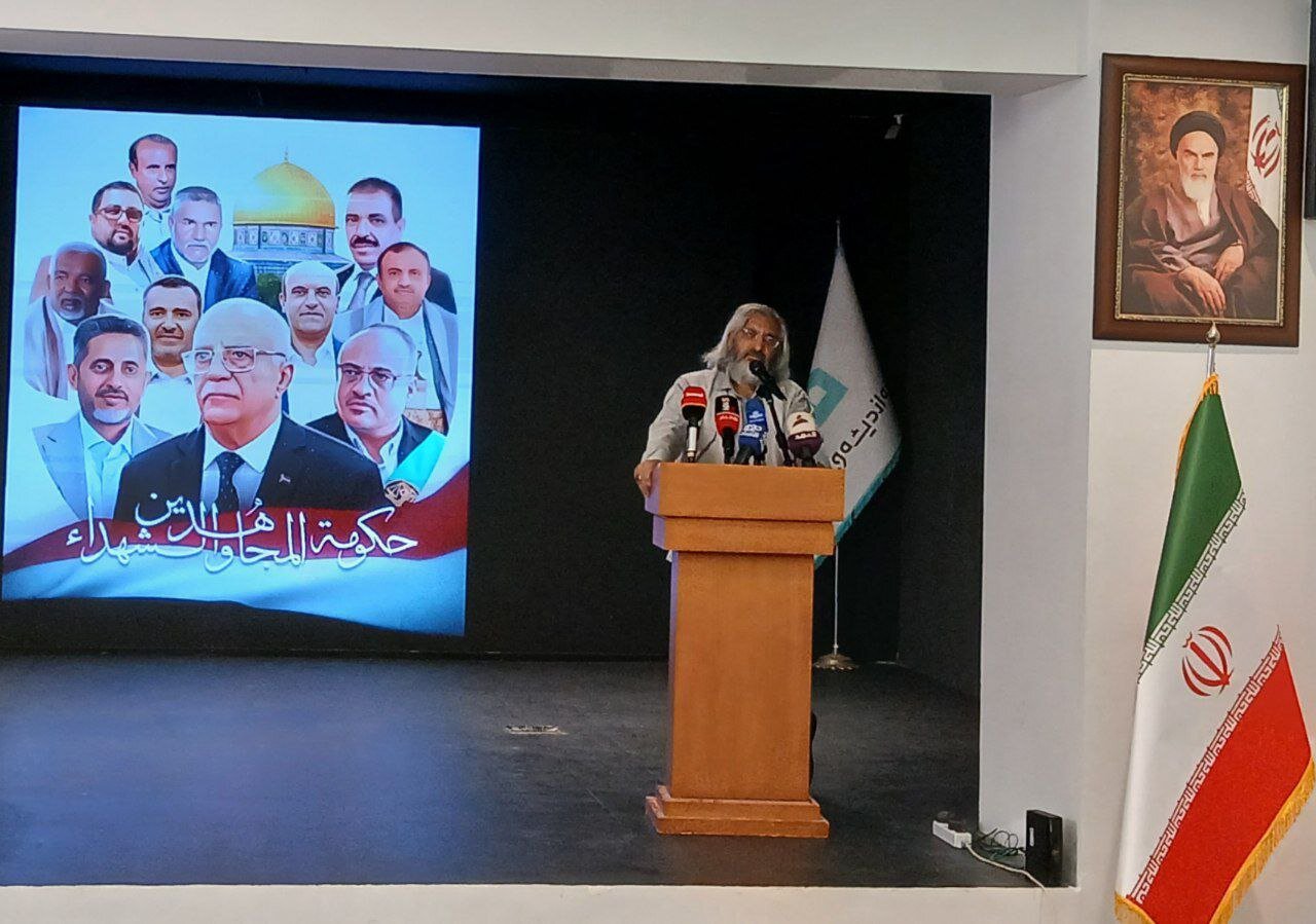 جلیلی: باید خاکریزهای پدافندی و آفندی خود را در جبهه جنگ نرم فعال کنیم جلیلی: باید خاکریزهای پدافندی و آفندی خود را در جبهه جنگ نرم فعال کنیم