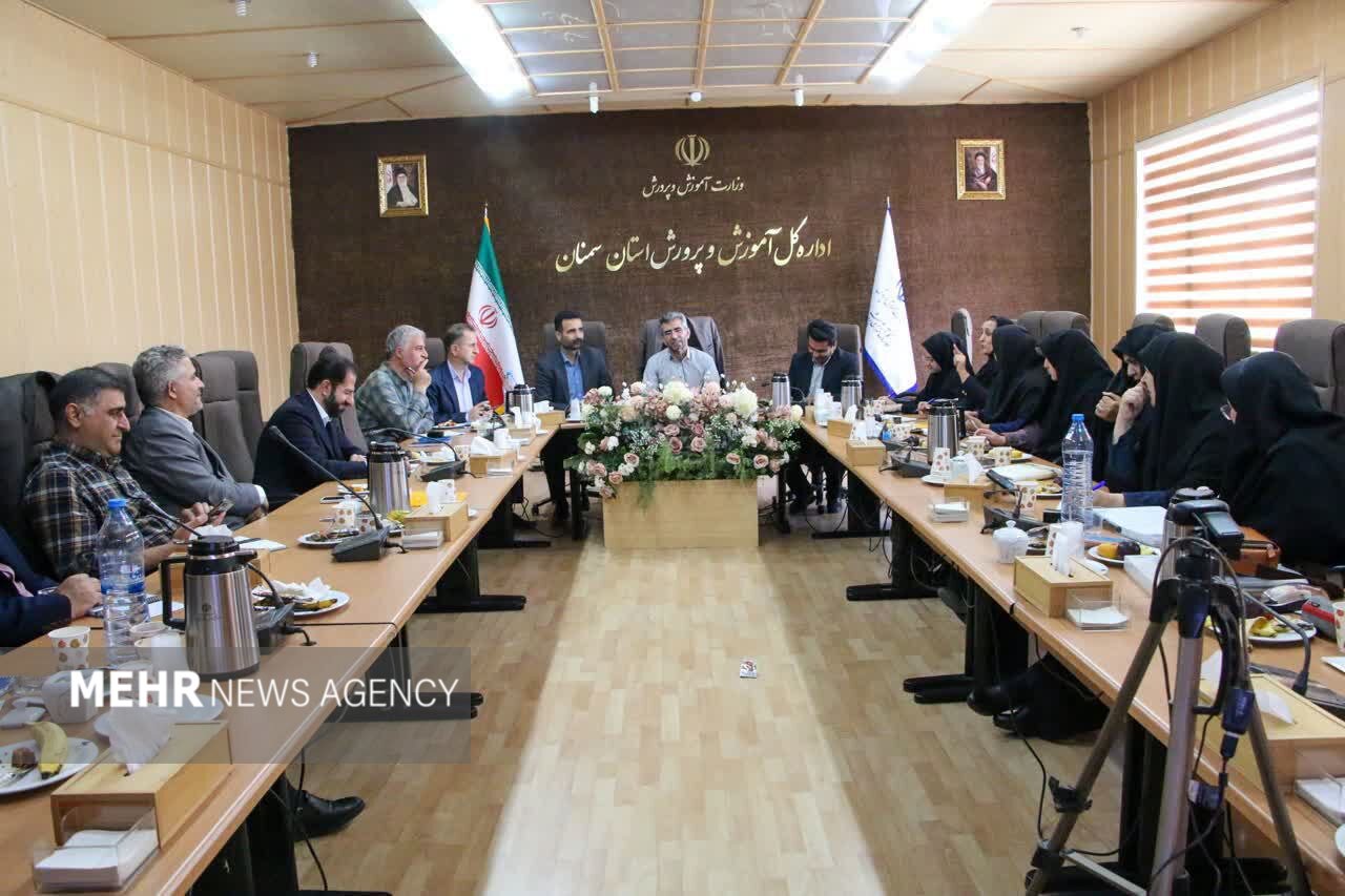 تأکید مدیرکل آموزش و پرورش سمنان بر برنامهریزی علمی در مدارس سمپاد تأکید مدیرکل آموزش و پرورش سمنان بر برنامهریزی علمی در مدارس سمپاد