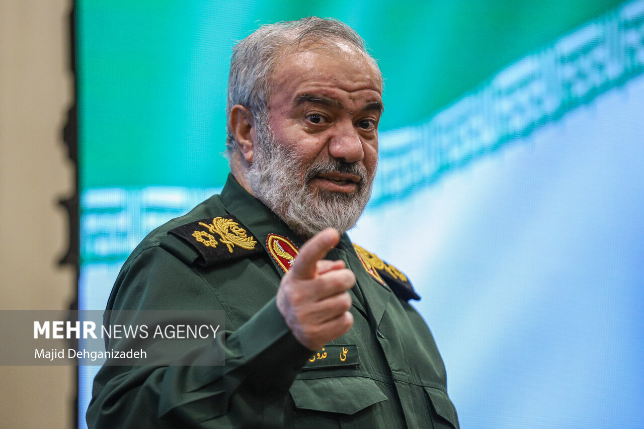 فدوی: برد موشکهایمان محدود نمیشود؛ سپاه مسیر پیشرفت را ادامه میدهد فدوی: برد موشکهایمان محدود نمیشود؛ سپاه مسیر پیشرفت را ادامه میدهد