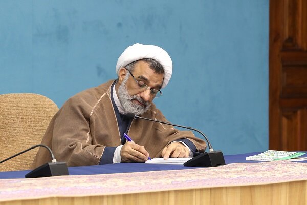 تأکید خسروپناه بر ضرورت تدریس میراث حکمی فرشچیان در دانشگاههای هنر تأکید خسروپناه بر ضرورت تدریس میراث حکمی فرشچیان در دانشگاههای هنر