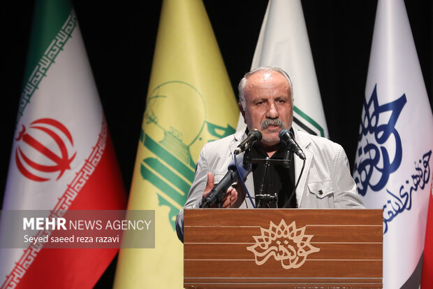 شعر سپید مودب و قصیده ۱۱۰بیتی قزوه برای سیدحسن در «ماه لبنانی»