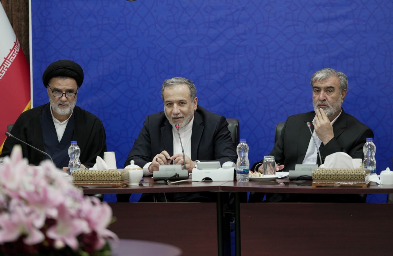 برگزاری نشست کمیسیون امنیت ملی و سیاست خارجی مجلس با عراقچی برگزاری نشست کمیسیون امنیت ملی و سیاست خارجی مجلس با عراقچی