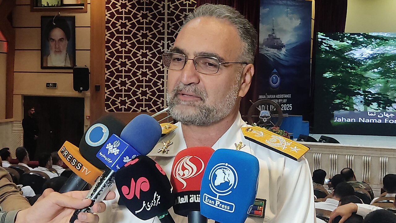 دریادار بمانی: نیروی دریایی نقطه اتکای دیپلماسی دریایی است دریادار بمانی: نیروی دریایی نقطه اتکای دیپلماسی دریایی است