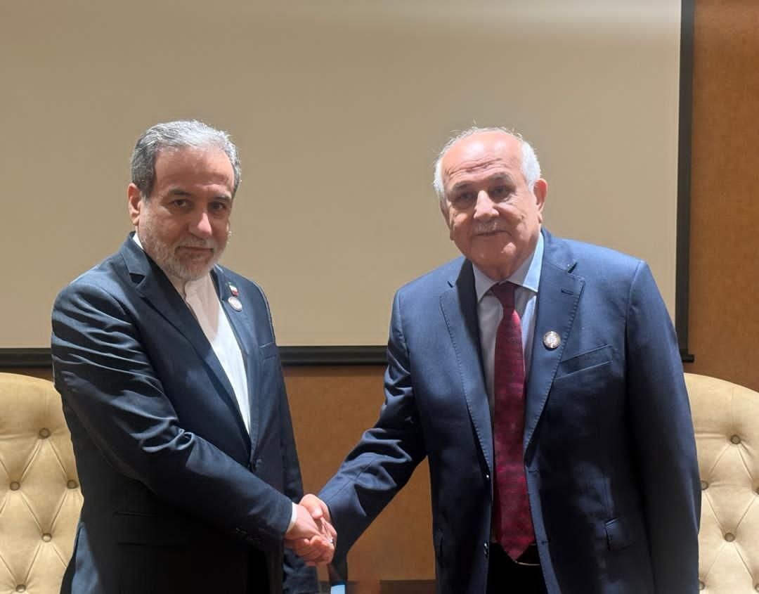 دیدار نماینده فلسطین با وزیر امور خارجه کشورمان دیدار نماینده فلسطین با وزیر امور خارجه کشورمان