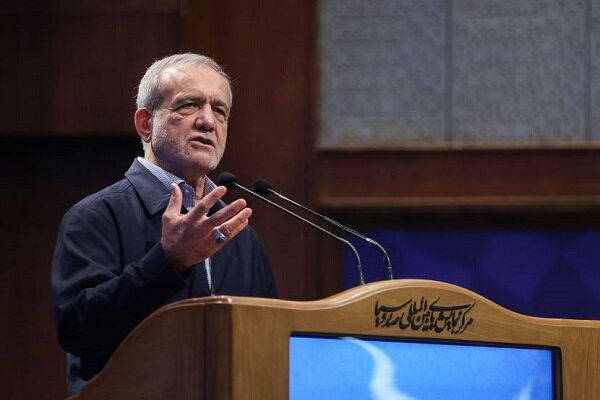پزشکیان: مشکلات کشور با وحدت و صداقت حل میشود پزشکیان: مشکلات کشور با وحدت و صداقت حل میشود