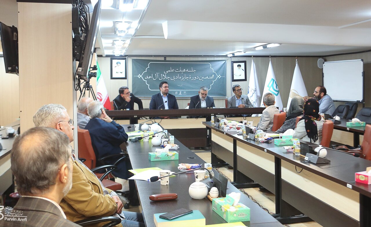 نقد ادبی ستون پویایی فرهنگ است نقد ادبی ستون پویایی فرهنگ است