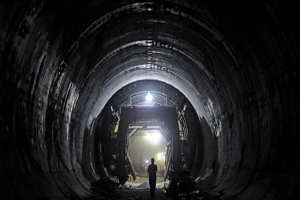 فروزنده: ۱۰۷۰ واگن و ۵۰ کیلومتر مترو در حال ساخت است فروزنده: ۱۰۷۰ واگن و ۵۰ کیلومتر مترو در حال ساخت است