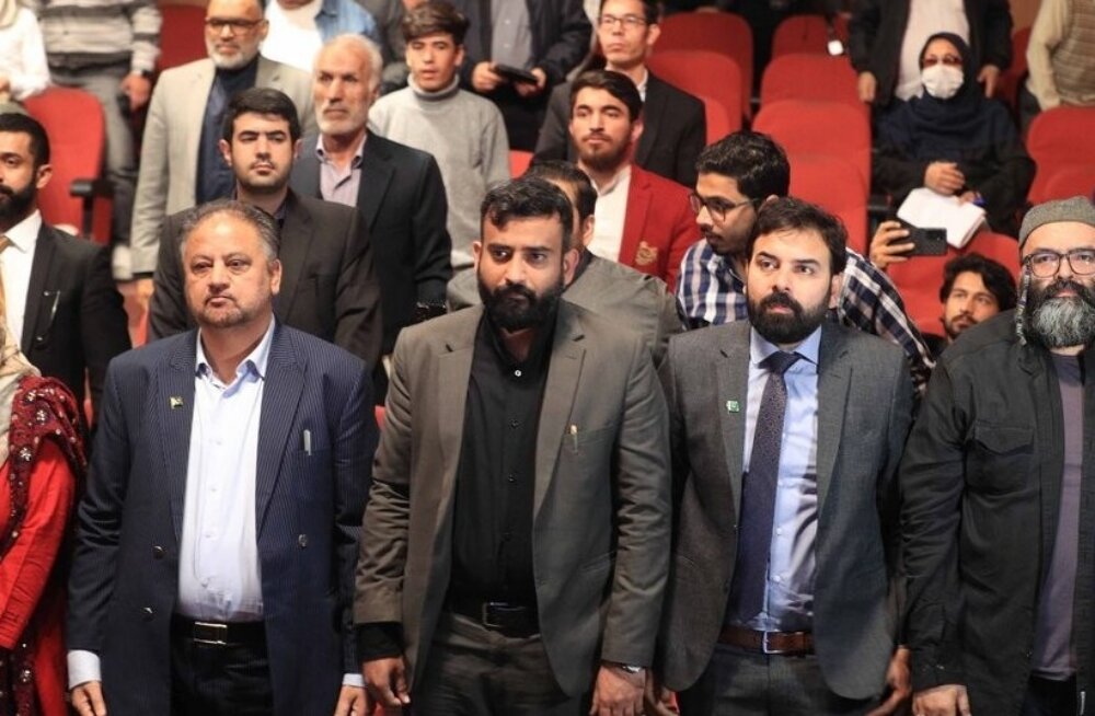 ایران برای اقبال سرزمین رویاست ایران برای اقبال سرزمین رویاست