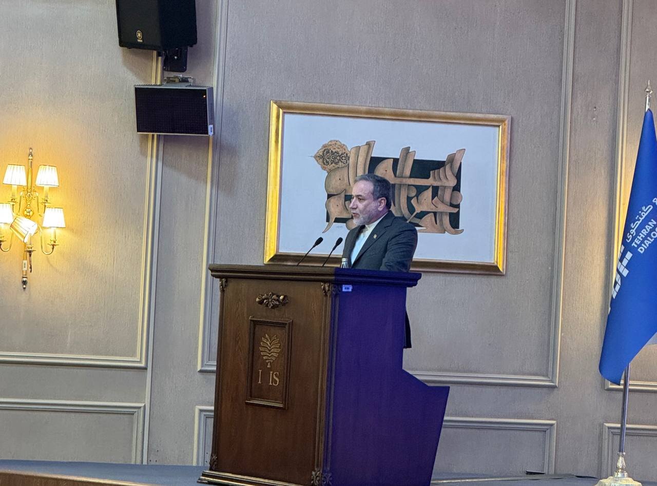 عراقچی: رفتار آمریکا بازگشت آشکار به قانون جنگل است عراقچی: رفتار آمریکا بازگشت آشکار به قانون جنگل است