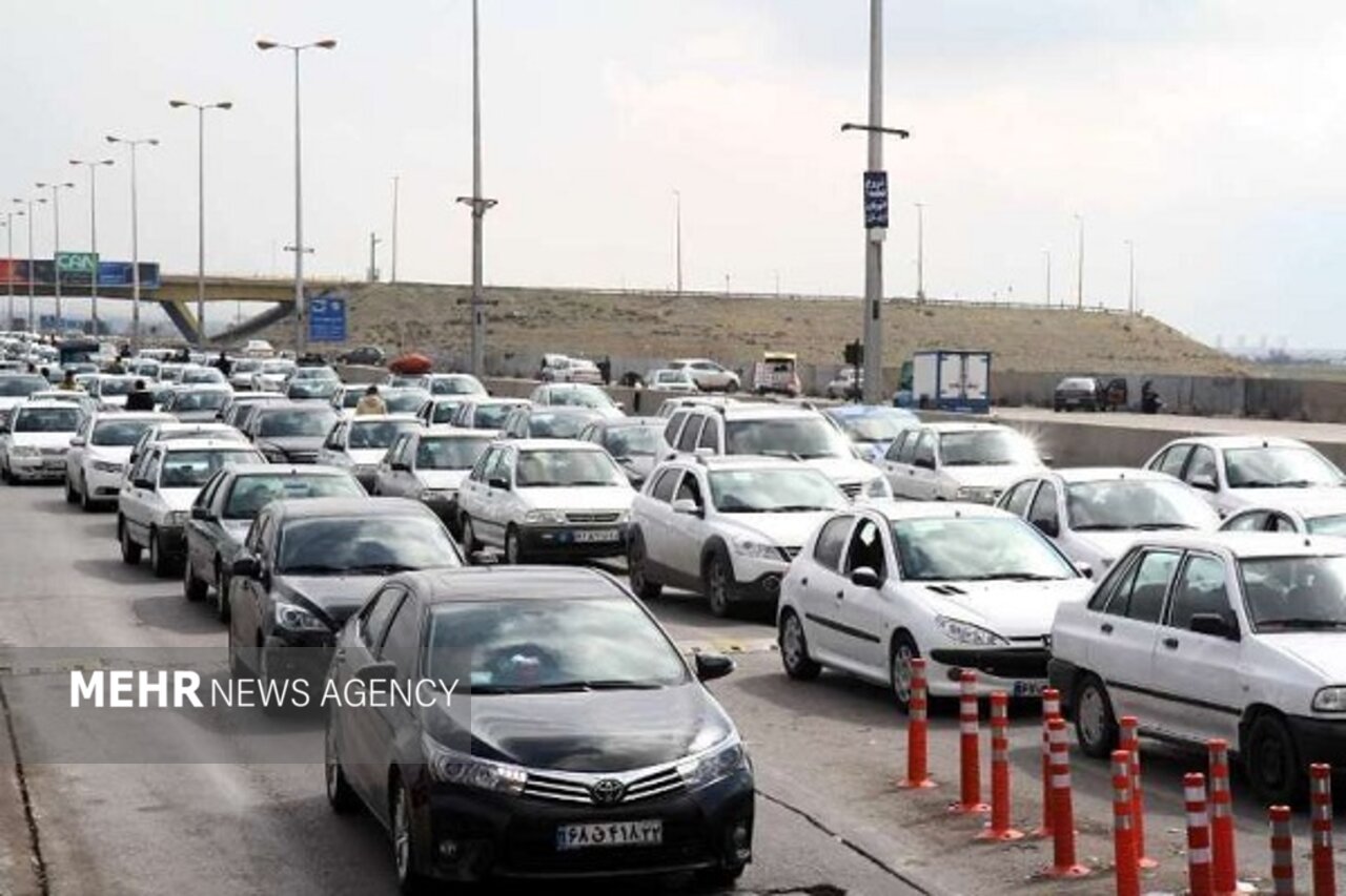 کاهش ترافیک صبحگاهی در معابر و بزرگراهها کاهش ترافیک صبحگاهی در معابر و بزرگراهها