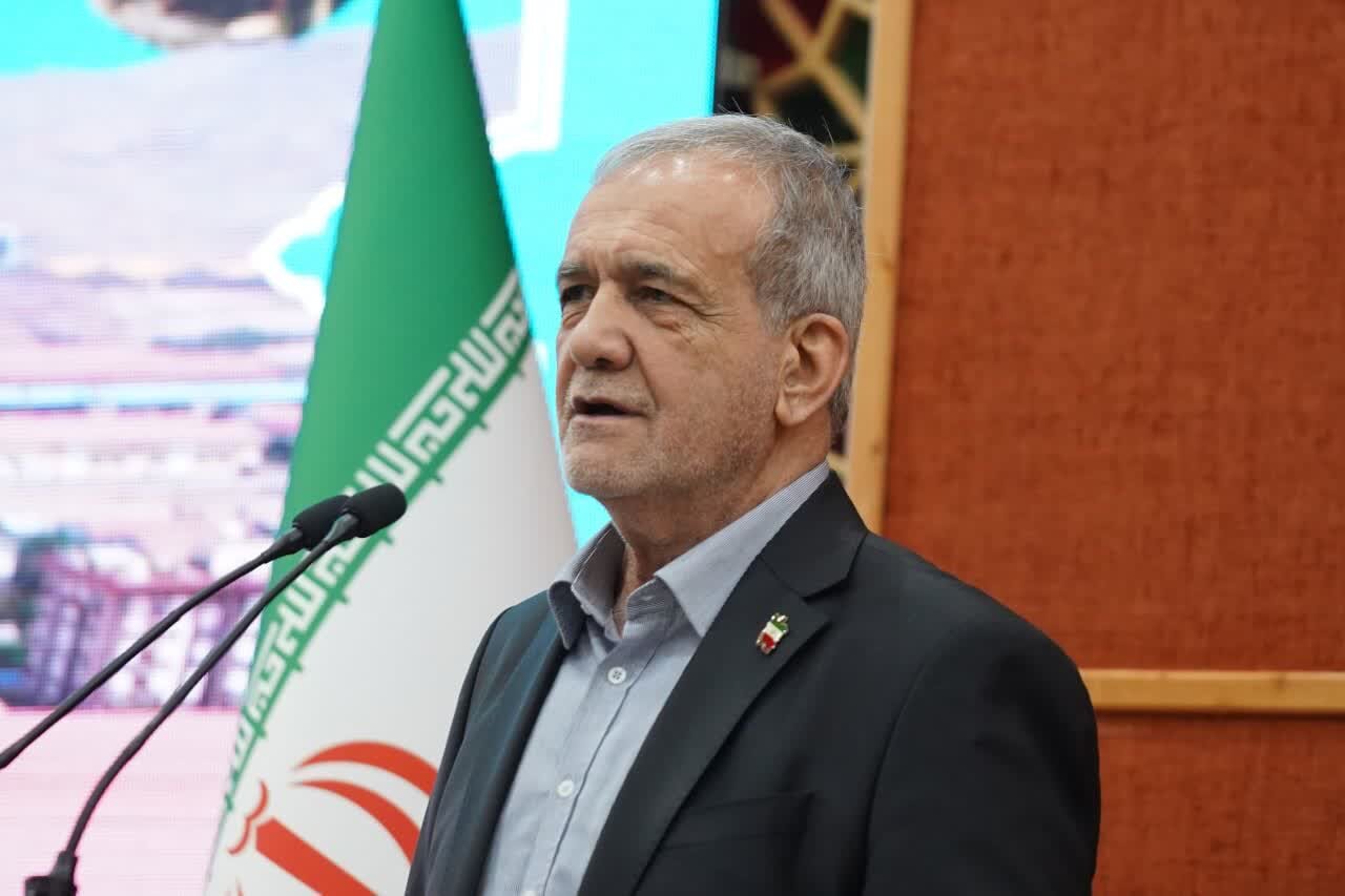 پزشکیان: با روحیه «ما میتوانیم» هیچ مانعی مقابل ملت نمیماند پزشکیان: با روحیه «ما میتوانیم» هیچ مانعی مقابل ملت نمیماند