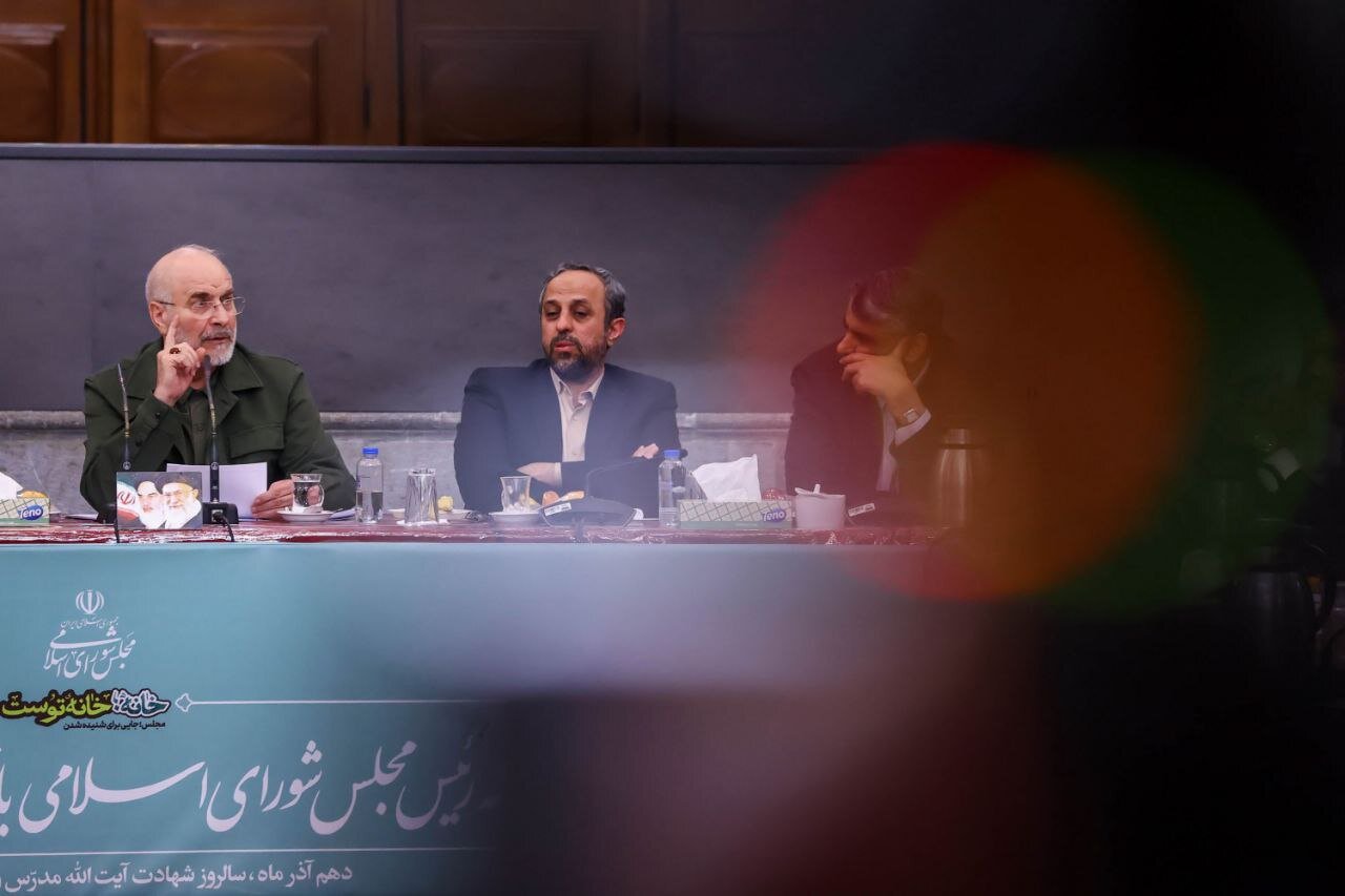 مأموریت قالیباف به مرکز رسانه مجلس و تقاضای رئیس قوه مقننه از رسانهها مأموریت قالیباف به مرکز رسانه مجلس و تقاضای رئیس قوه مقننه از رسانهها