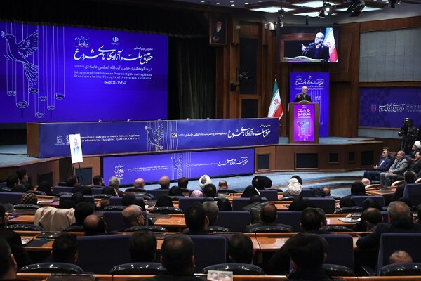 پزشکیان: در نگاه رهبری آزادی مشروع حق مردم و تکلیف حکومت است پزشکیان: در نگاه رهبری آزادی مشروع حق مردم و تکلیف حکومت است