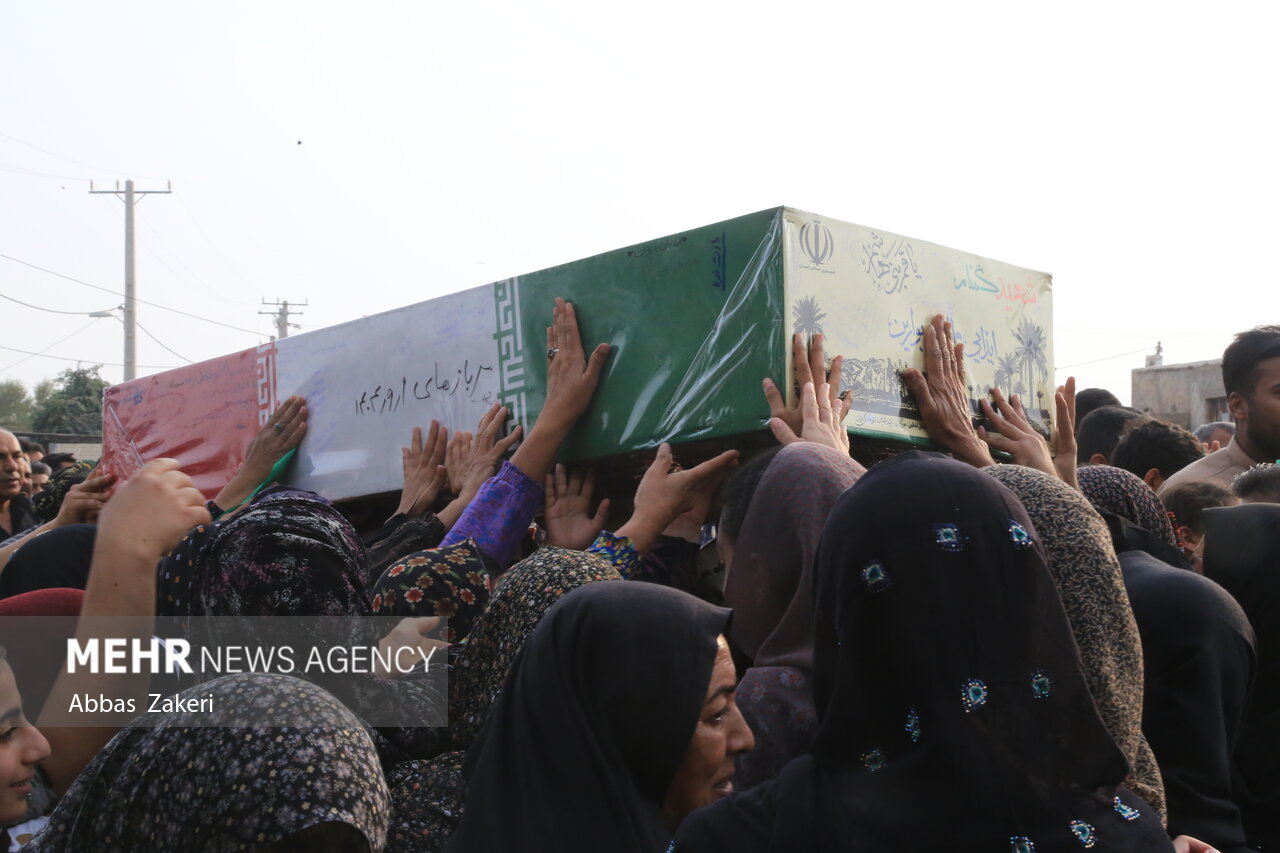 کشف پیکر مطهر شهیدی که با سیم تلفن دست و پایش را بسته بودند کشف پیکر مطهر شهیدی که با سیم تلفن دست و پایش را بسته بودند