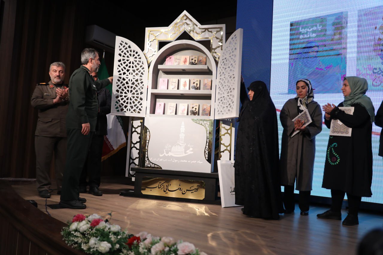 ادبیات داستانی باید حقیقت جنگ را به نسل جدید منتقل کند ادبیات داستانی باید حقیقت جنگ را به نسل جدید منتقل کند