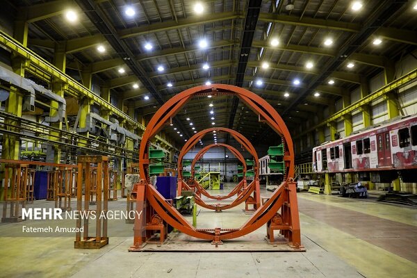 نوسانات بازار صنعتی؛ رونق تولید با هشدار فشار بر مصرفکننده نوسانات بازار صنعتی؛ رونق تولید با هشدار فشار بر مصرفکننده