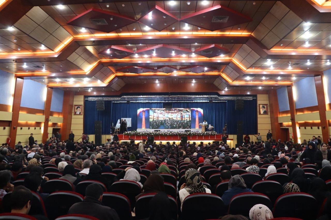 مناره مسجد جامع سمنان راوی هزار سال فرهنگ و هنر مردم ایران است مناره مسجد جامع سمنان راوی هزار سال فرهنگ و هنر مردم ایران است