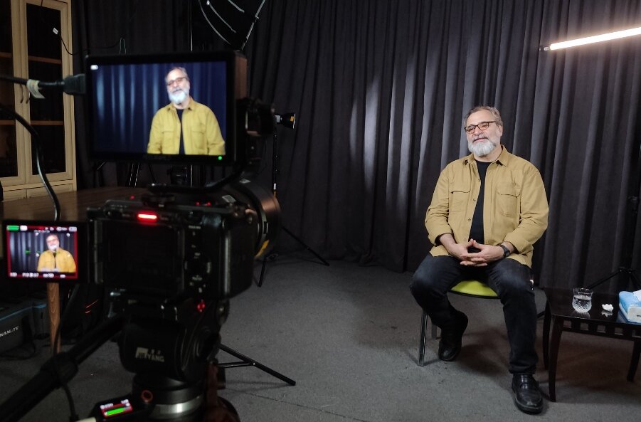 «دوربینهای خاموش» به یک خلا بزرگ میپردازد؛ ضعف سیاست رسانهای در جنگ «دوربینهای خاموش» به یک خلا بزرگ میپردازد؛ ضعف سیاست رسانهای در جنگ