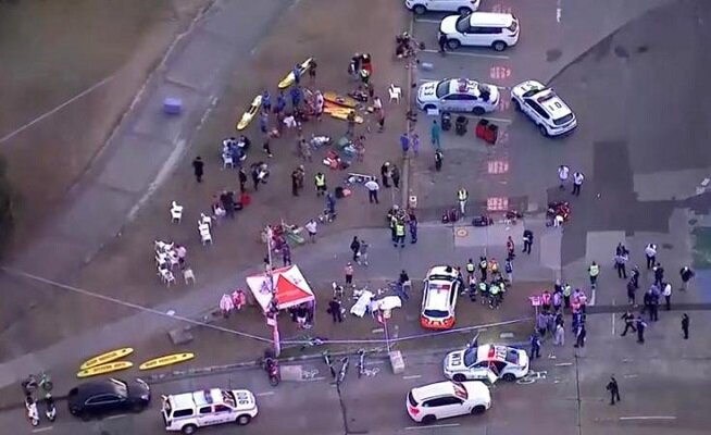 ۱۳ مصدوم در پی برخورد کامیون با ۵ وسیله نقلیه در جنوب سیدنی ۱۳ مصدوم در پی برخورد کامیون با ۵ وسیله نقلیه در جنوب سیدنی