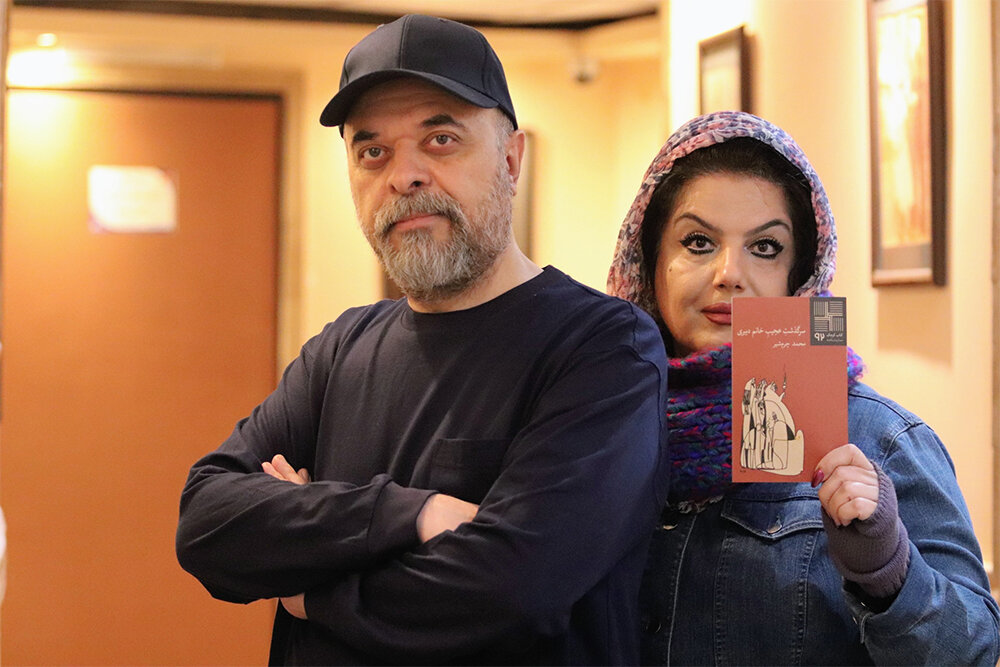 خوانش «سرگذشت عجیب خانم دبیری» در چاپخانهای قدیمی خوانش «سرگذشت عجیب خانم دبیری» در چاپخانهای قدیمی