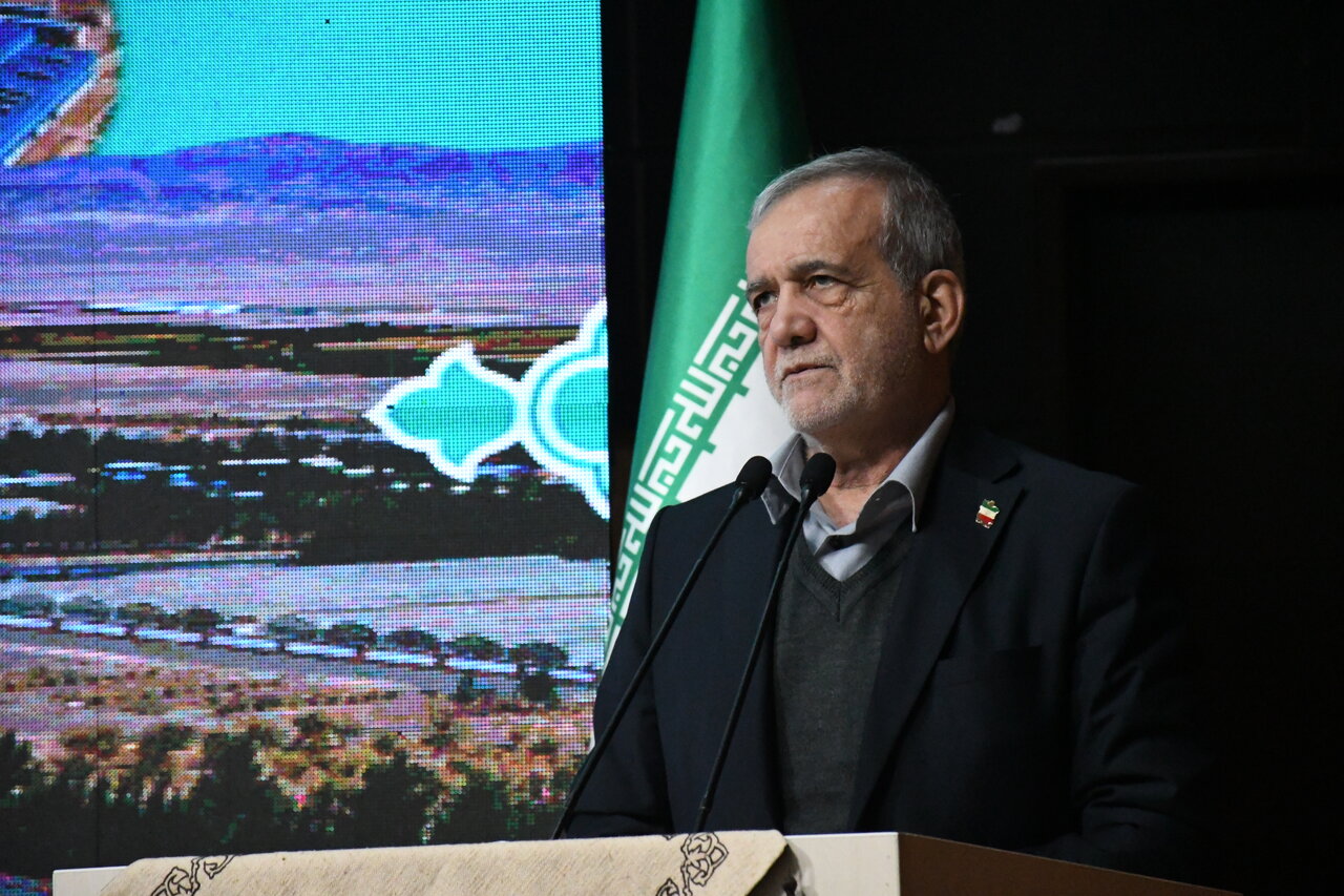 پزشکیان: ۶۵ هزار میلیارد تومان برای توسعه خراسان جنوبی تخصیص می یابد پزشکیان: ۶۵ هزار میلیارد تومان برای توسعه خراسان جنوبی تخصیص می یابد