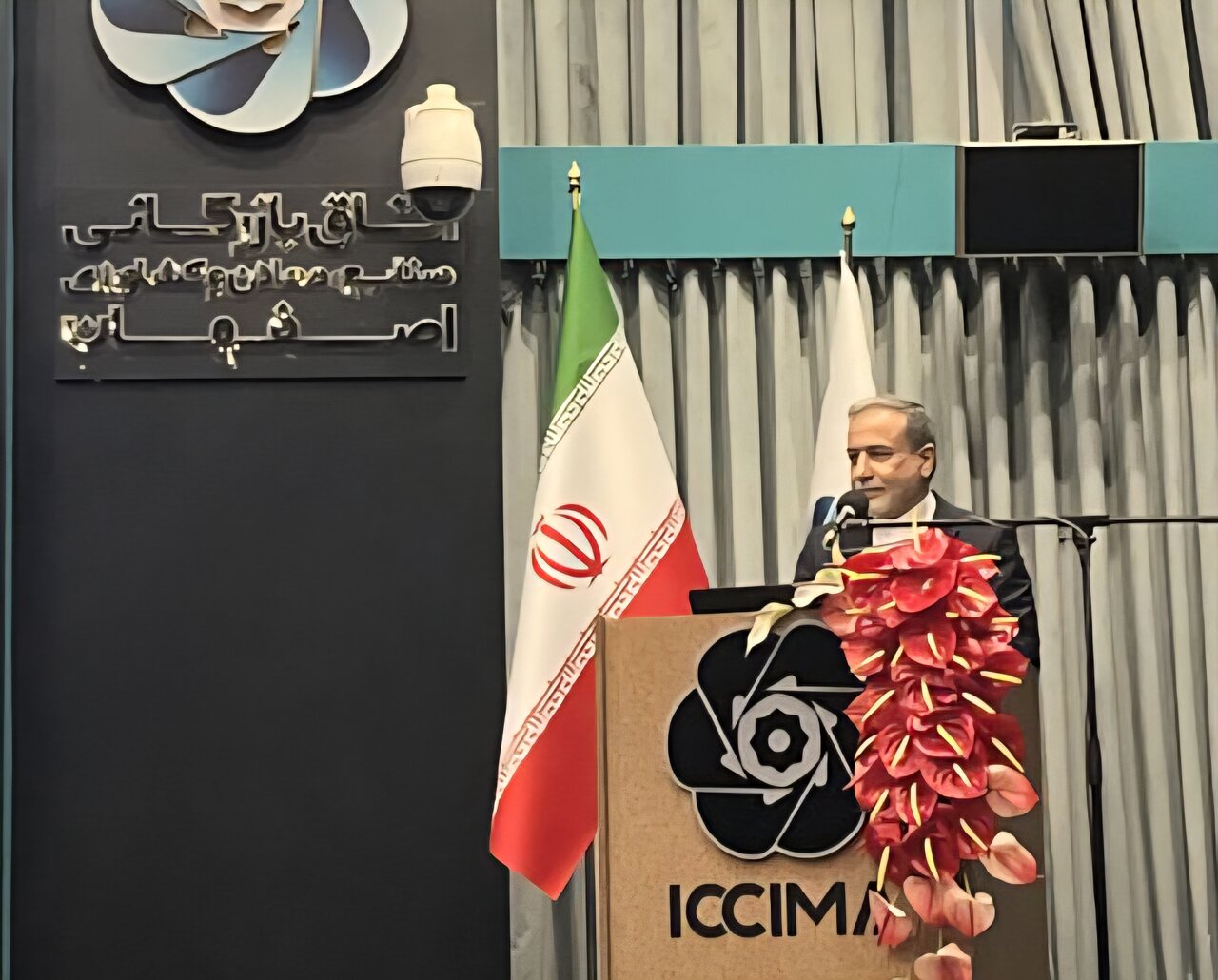 عراقچی:دشمن در تلاش برای بدتر نشان دادن اوضاع اقتصادی کشور است عراقچی:دشمن در تلاش برای بدتر نشان دادن اوضاع اقتصادی کشور است